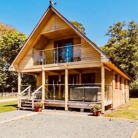 Artro Lodge Luxury 3 Bedroom, 3 Bathroom & Hot Tub Llanbedr  Exterior photo